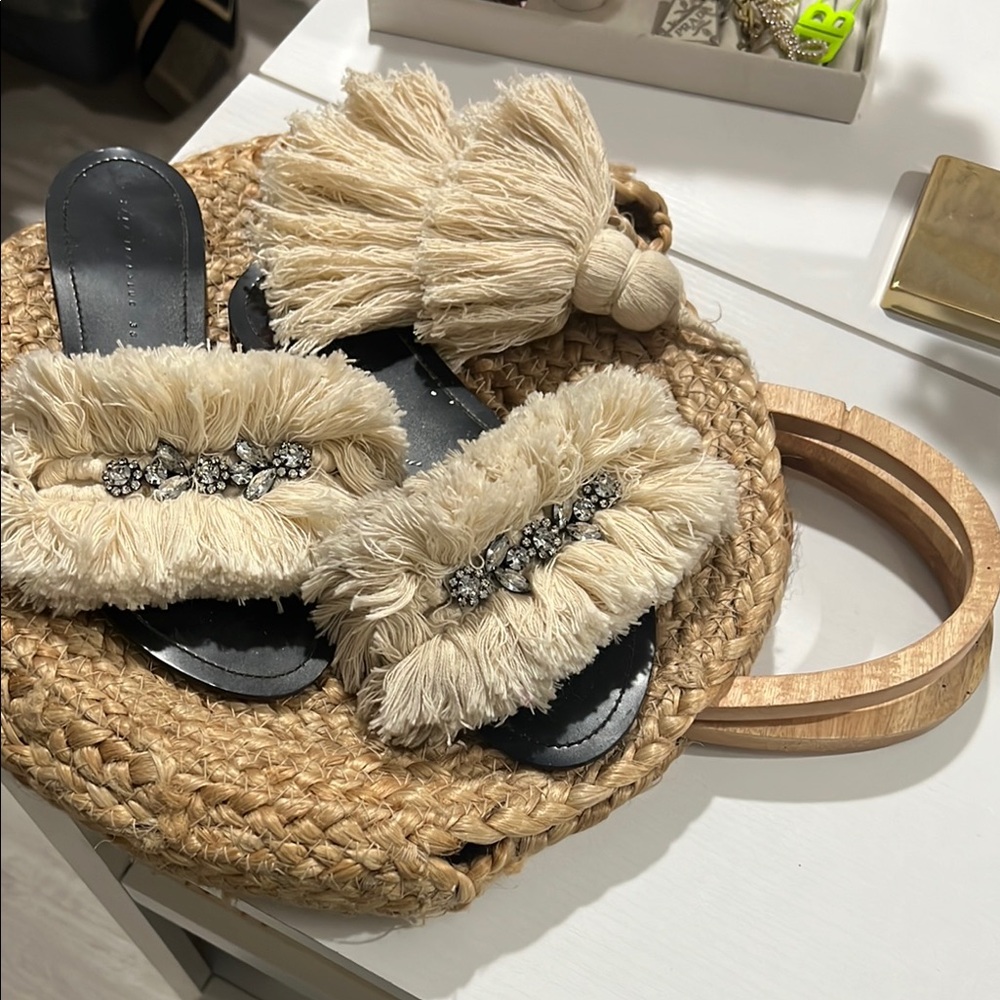 Chic Beige Fringe Sandals